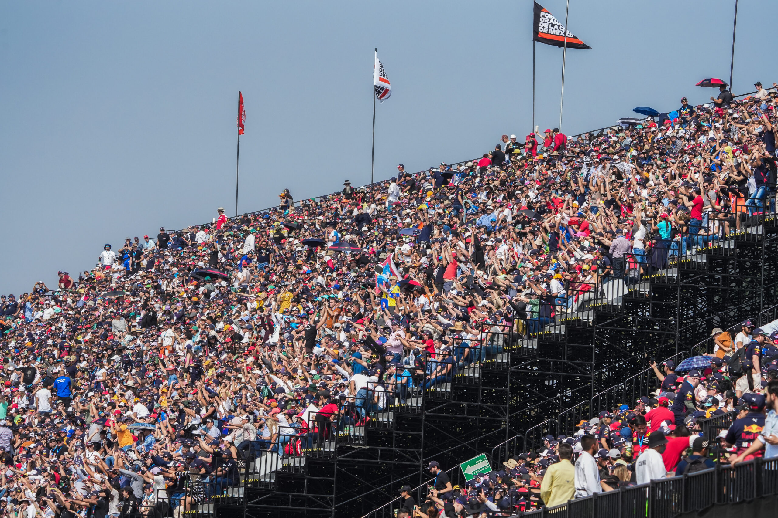 Así se vivió la Qualy en el México GP (Fotogalería)