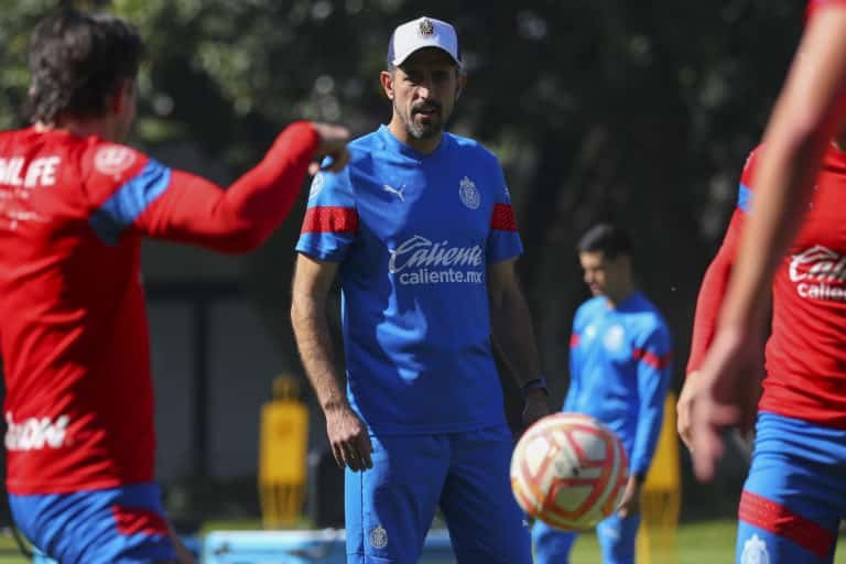 Chivas hace oficial la renuncia de Veljko Paunovic