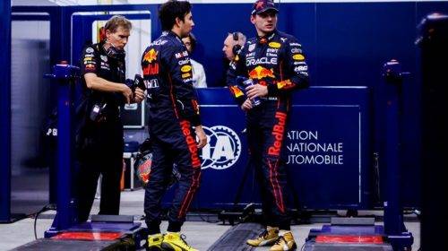 Checo explota contra Verstappen "Si tiene dos campeonatos es gracias a mi"