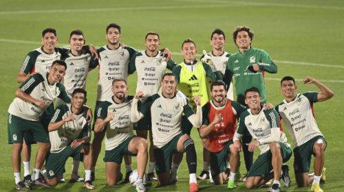 Guardado vuelve a los entrenamientos; se descarta adiós del Mundial por lesión