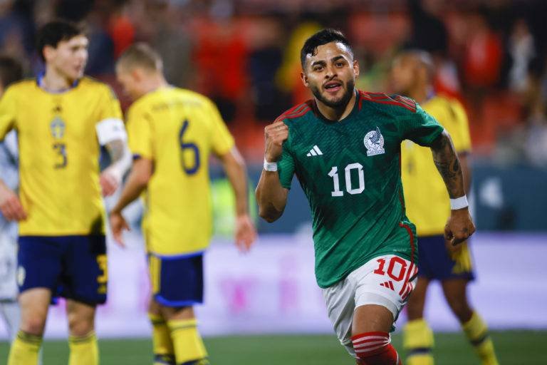 México pierde 2-1 con Suecia en partido amistoso.