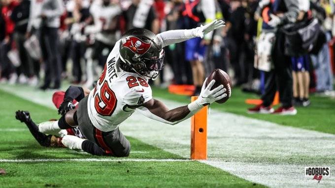 NFL: Los Buccaneers y Brady se mantienen con vida, vencen 19-16 a Arizona en el Sunday Nigth Football