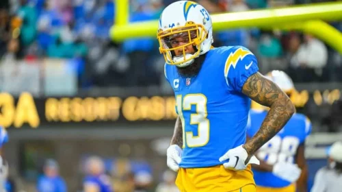 Los Chargers ganan 23-17 a Miami y siguen con vida