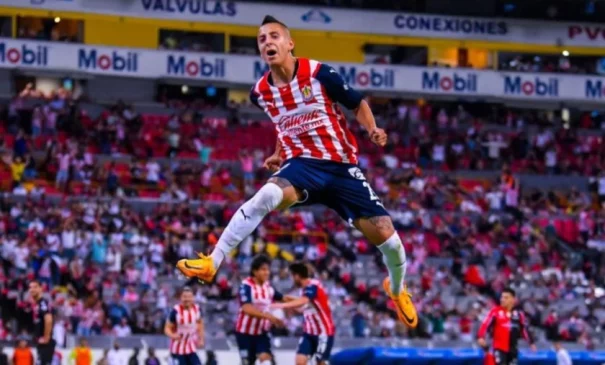 Lee más sobre el artículo Chivas viaja a Puebla sin Roberto Piojo Alvarado