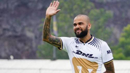 Dani Alves confirma que seguirá en Pumas