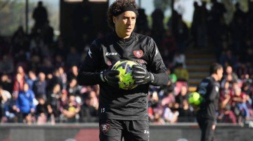 Guillermo Ochoa con amargo debut en Italia