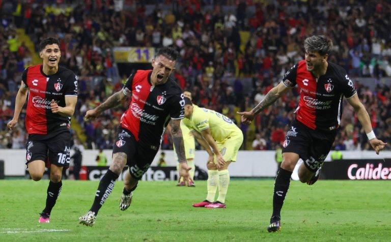 Brian Lozano brilla en empate del Atlas 2-2 con el América en el Estadio Jalisco 1 Brian Lozano brilla en empate del Atlas 2-2 con el América en el Estadio Jalisco