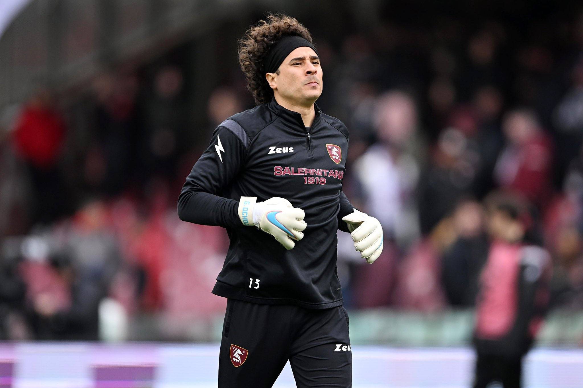 Lee más sobre el artículo Guillermo Ochoa vuelve al arco y brilla en triunfo del Salernitana