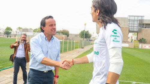 Mikel Arriola y Carlos Acevedo.