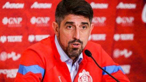 Veljko Paunovic, director técnico de las Chivas.