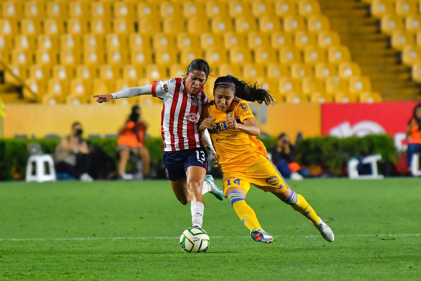 Chivas y Tigres igualan 1-1 en la Liga Mx Femenil
