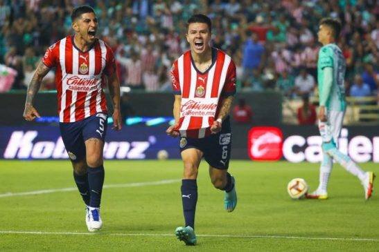 Chivas derrotó al León 2-0.