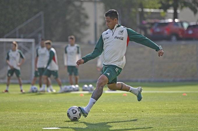 Diego Cocca eligió a Roberto de la Rosa como centro delantero de la Selección Mexicana. 