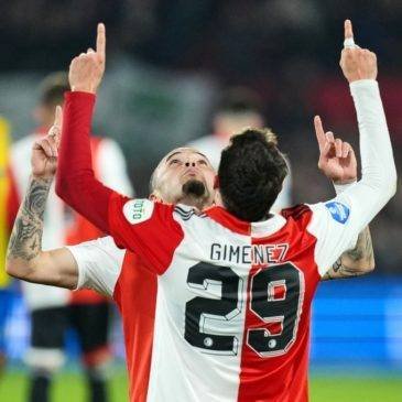 Santi Giménez arrancará de titular ante la Roma