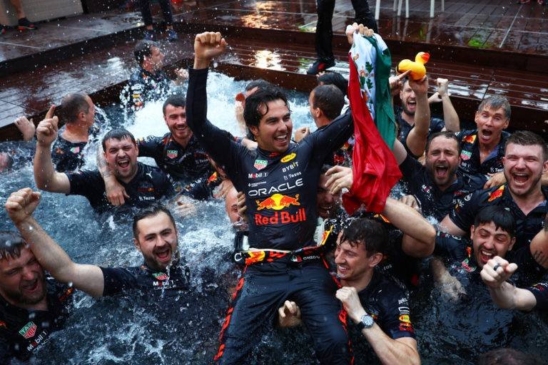 Checo Pérez pide a aficionados comportarse a la altura con Verstappen y Helmut Marko 1 Checo Pérez va por otra histórica actuación en Mónaco.