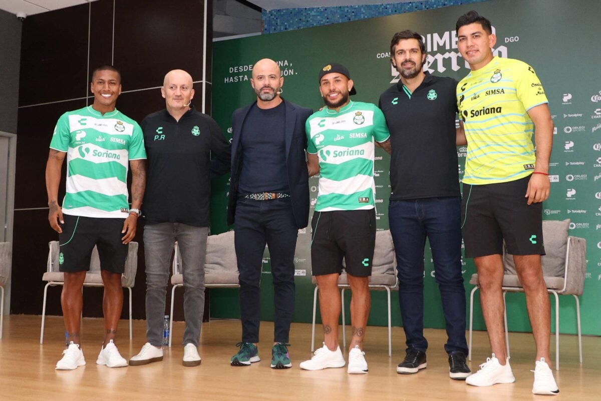Santos Laguna presentó a sus refuerzos.