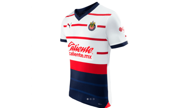 El nuevo jersey de visitante de Chivas ha causado furor.