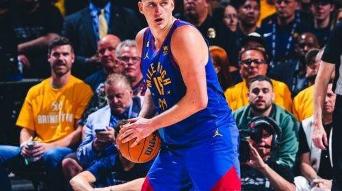 Jokic impulso a los Nuggets a una nueva victoria.