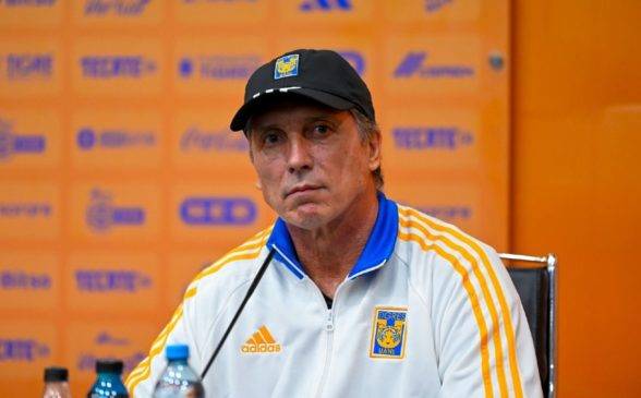 Lee más sobre el artículo Sancionan a Siboldi con tres partidos por conducta inapropiada