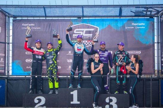 José Arellano en lo más alto del podio en Querétaro.