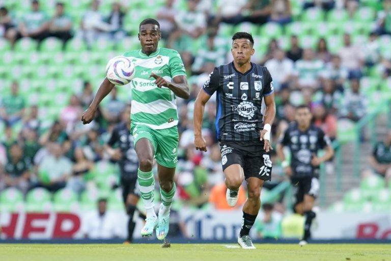Querétaro sorprendió a Santos en el inicio de la Liga Mx.