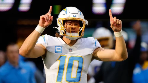 Justin Herbert firmó una extensión de contrato por 5 años con los Chargers.