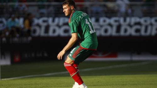 Santi Giménez dejó escapar varias oportundiades claras de gol.