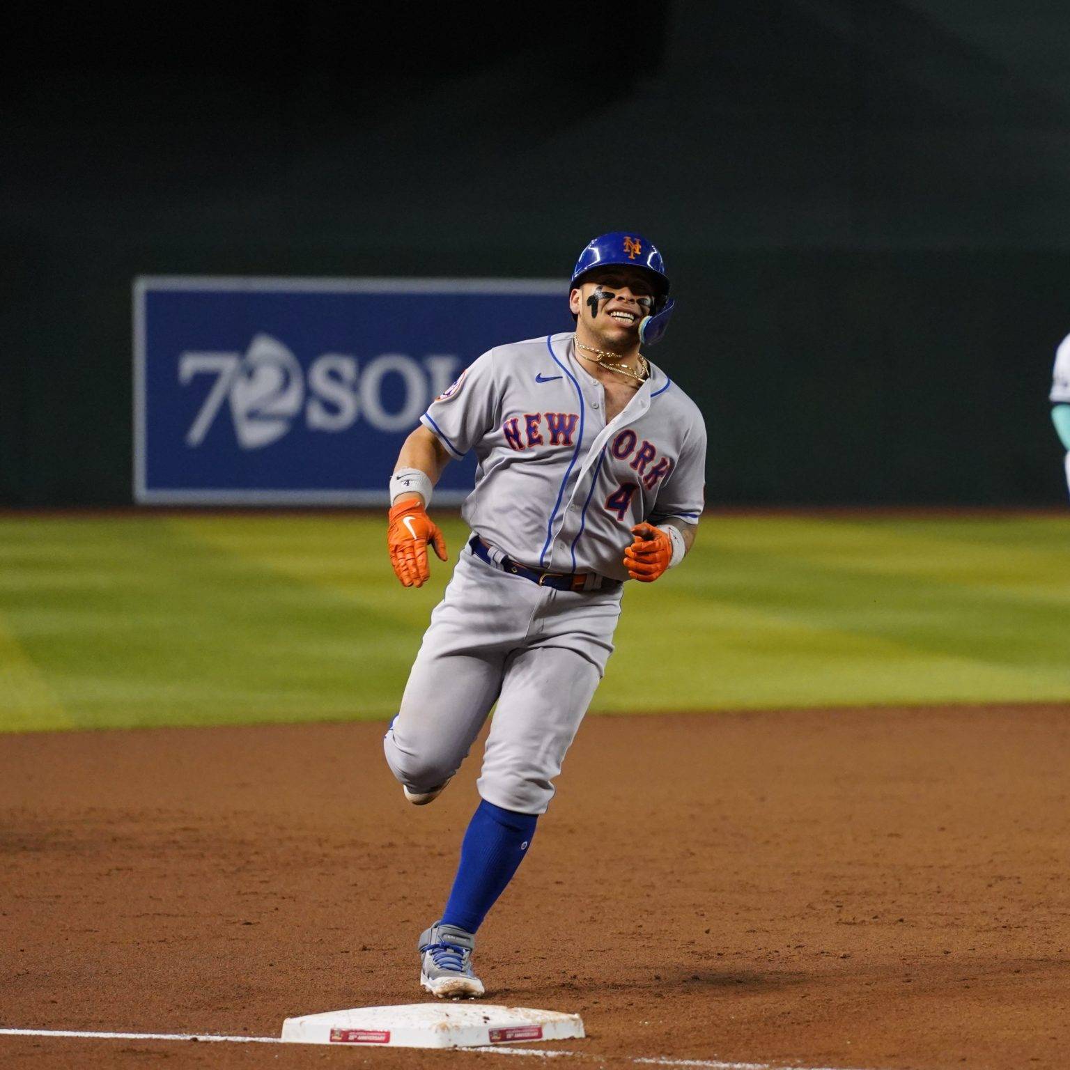 Los Mets aprovecharon los errores del relevo de los Padres.