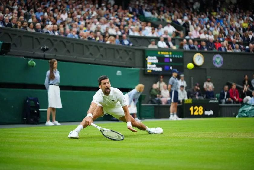 Djokovic vs Alcaraz en la final de Wimbledon 2023.