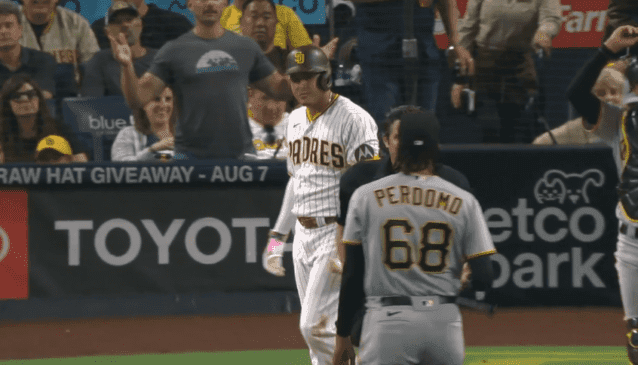 Lee más sobre el artículo Manny Machado y Ángel Perdomo a punto de los golpes en el Padres vs Pirates