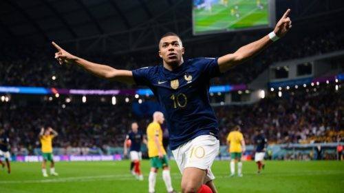 Kylian Mbappé seguirá con el PSG.