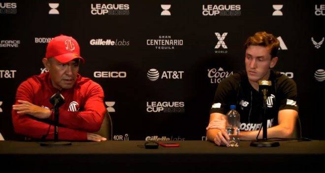 Nacho Ambriz y Marcel Ruiz previo a su duelo ante Minnesota.
