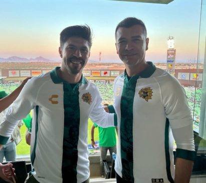 Oribe Peralta y Jared Borgetti, estrellas de Santos Laguna.