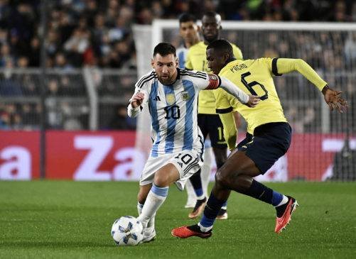 Messi marcó un golazo para el triunfo de Argentina.