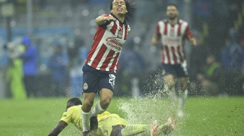 América goleó 4-0 a las Chivas.
