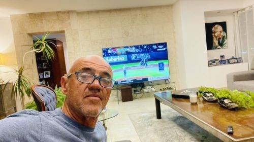 Chelis tardó "un poco" en contestar a su seguidor.