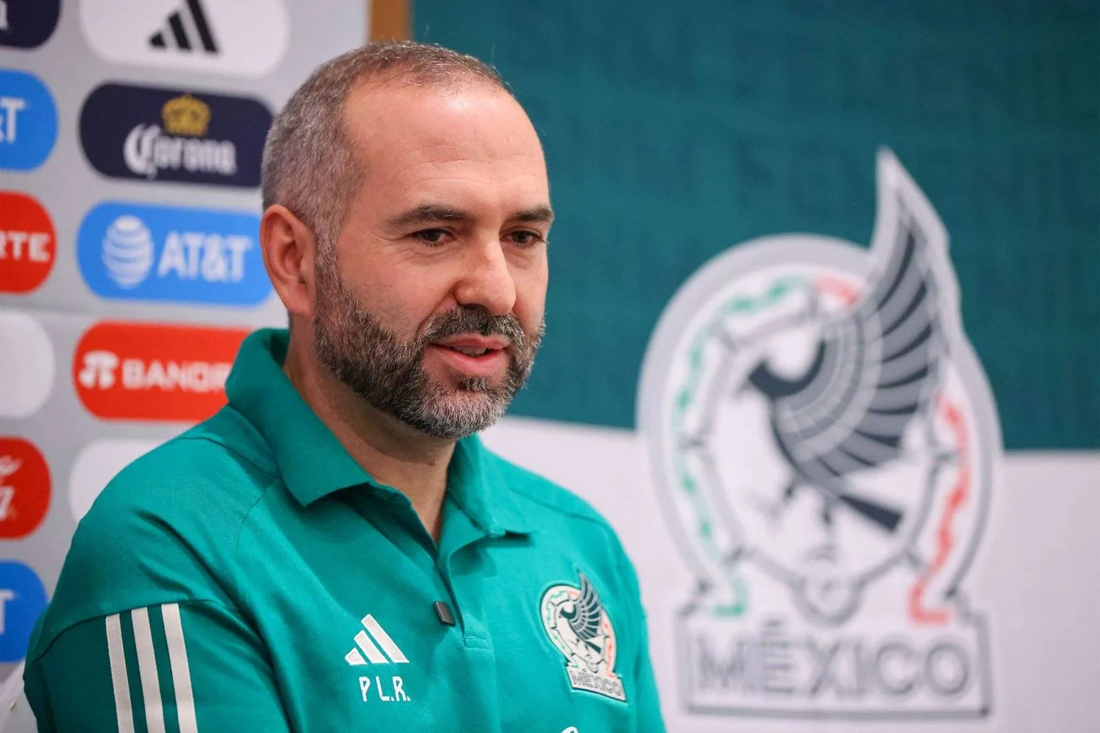 Pedro López, entrenador de la Selección Femenil Mexicana.