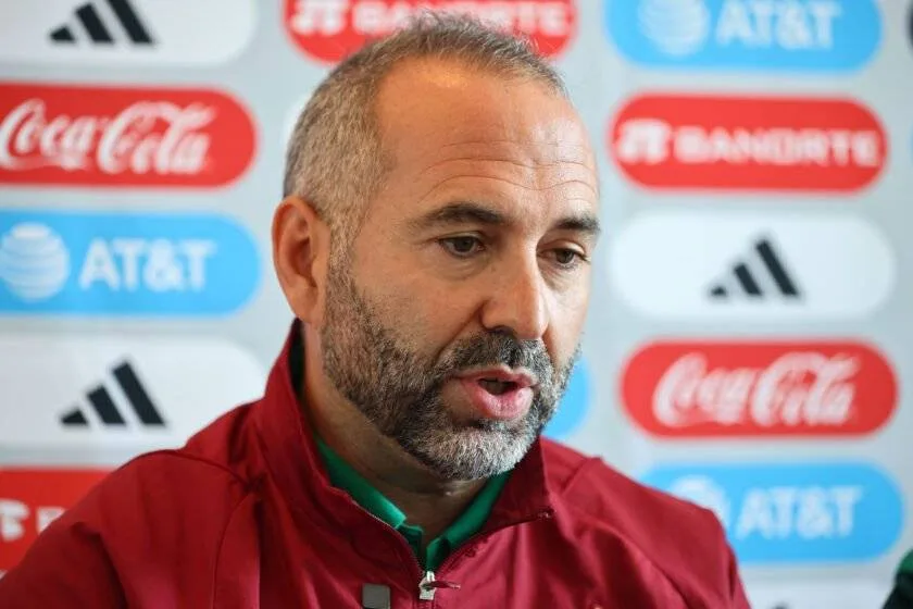 Pedro López, director técnico de la Selección Mexicana Femenil. 