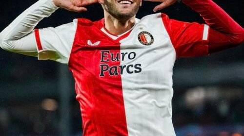 Doblete de Santiago Giménez ante la Lazio.