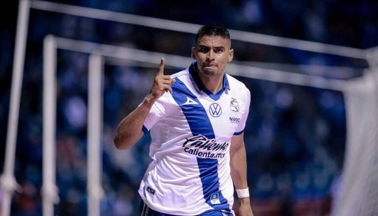 Puebla y Tigres empatan 2-2 en vibrante juego de los Cuartos de Final 1 GUILLERMO MARTÍNEZ marcó el primer gol del Puebla.