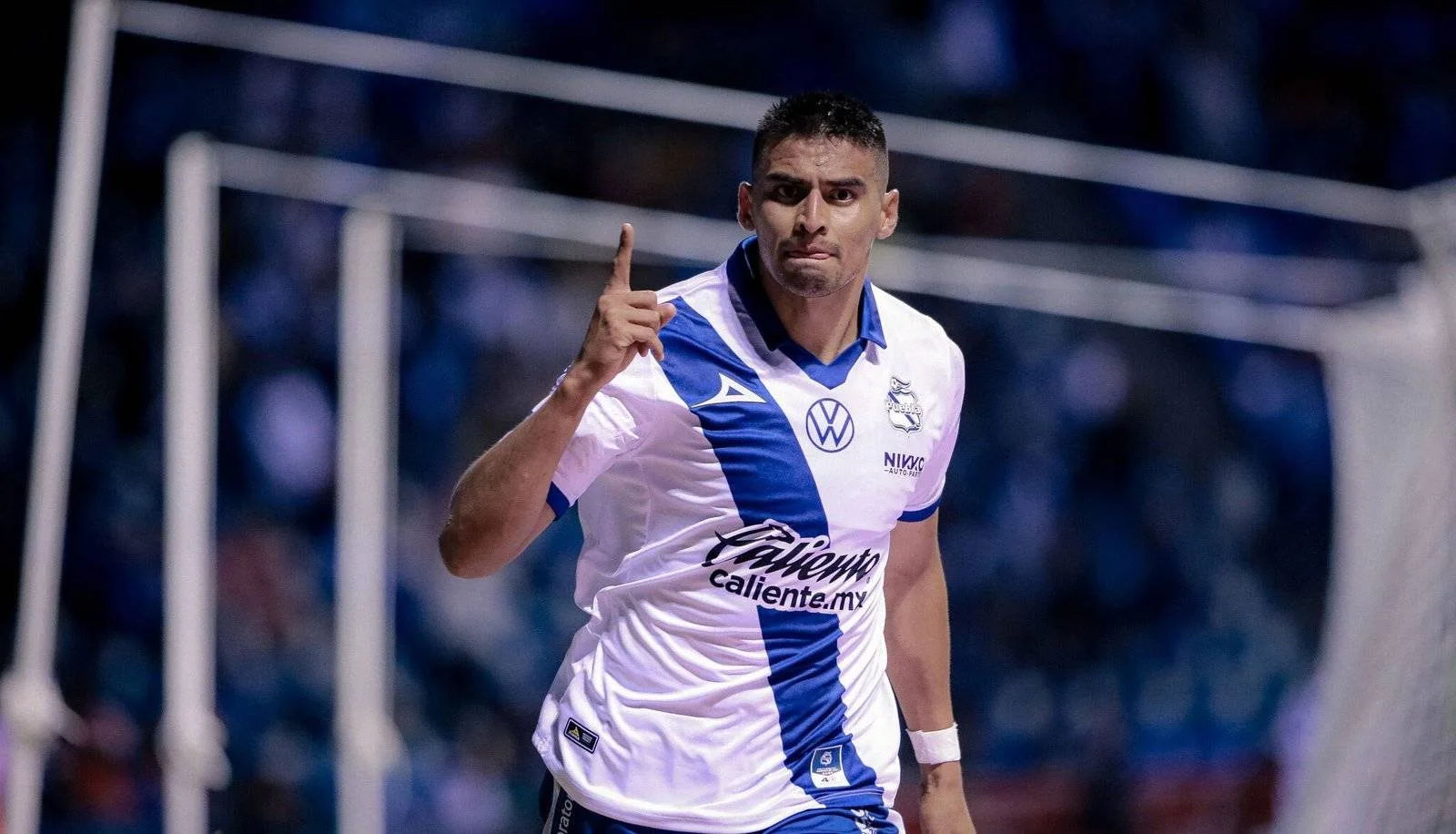GUILLERMO MARTÍNEZ marcó el primer gol del Puebla.