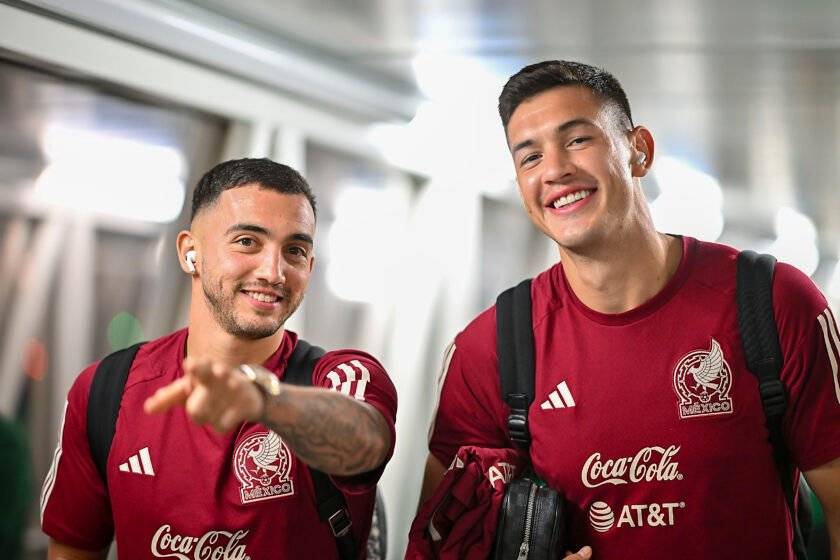 César Montes, nuevo jugador del Lokomotiv de Moscú 1 Luis Chávez y César Montes.