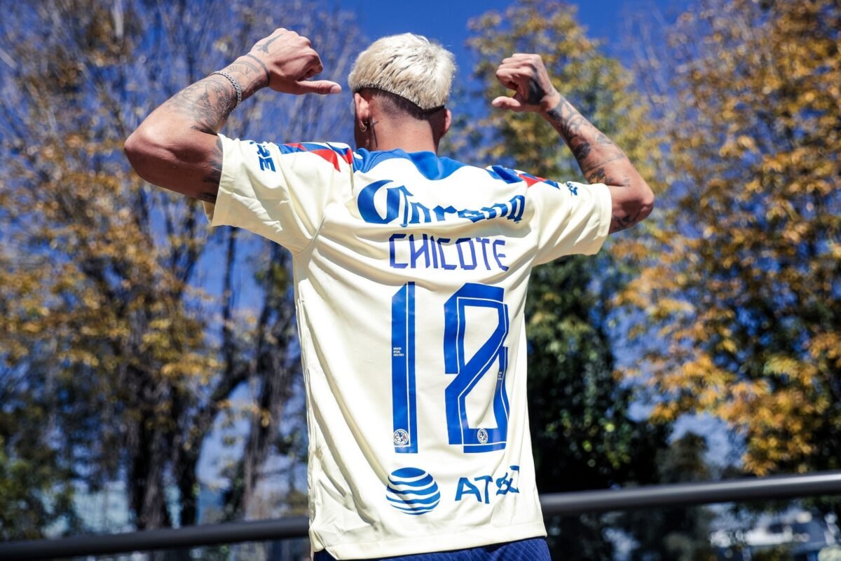 CRISTIAN EL CHICOTE CALDERÓN, nuevo jugador del AMÉRICA. 