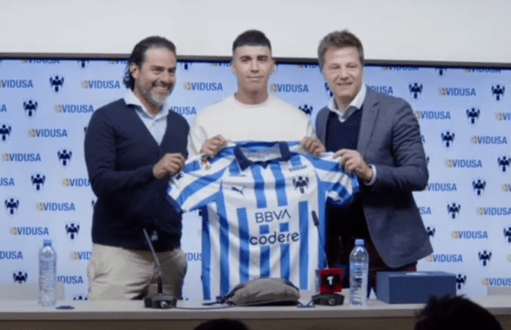 CORCHO RODRÍGUEZ fue presentado como jugador de RAYADOS.