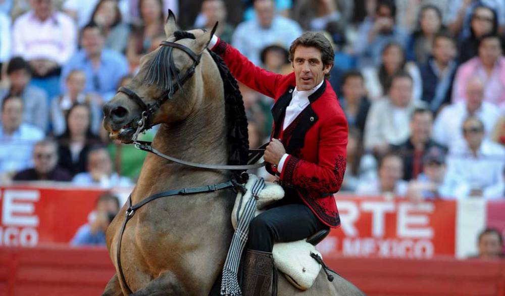 Lee más sobre el artículo Pablo Hermoso de Mendoza encabeza corrida a beneficio de Acapulco