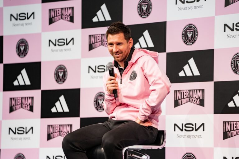 Messi en Japón; reconoce cansancio por gira Mundial