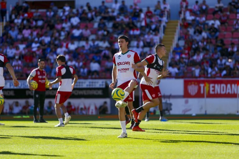 Necaxa abre las puertas del Victoria en entrenamiento público