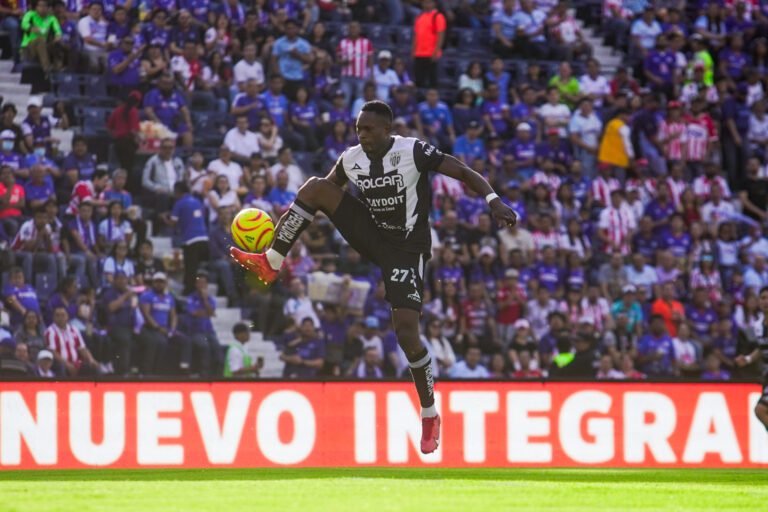 Necaxa 2-1 Cruz Azul; los Rayos siguen en plan grande 1 Necaxa 2-1 Cruz Azul; los Rayos siguen en plan grande