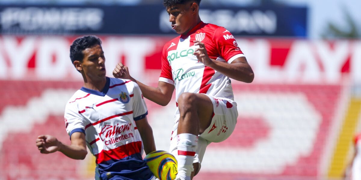Chivas toma ventaja 1-0 sobre Necaxa en la final de la Sub 18