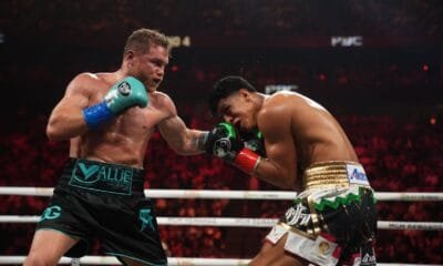 Canelo vence a Munguía por decisión en una gran pelea